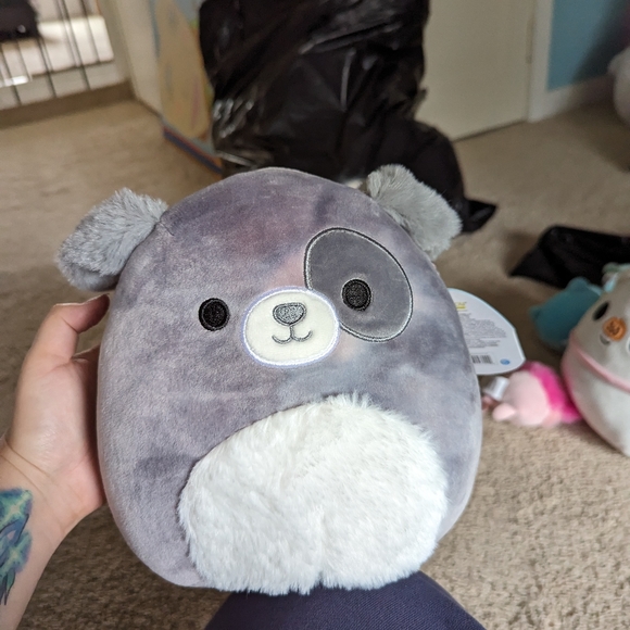 Gustavus 8 inch Squishmallow - Picture 3 of 5